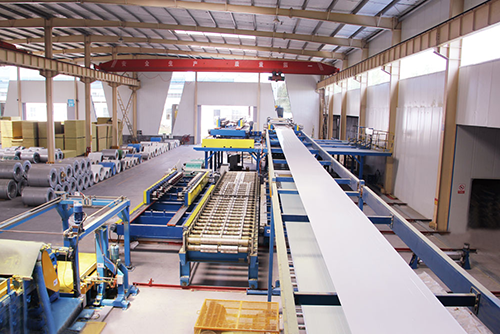 PUR PIR sandwich panels workshop-Yumisteel