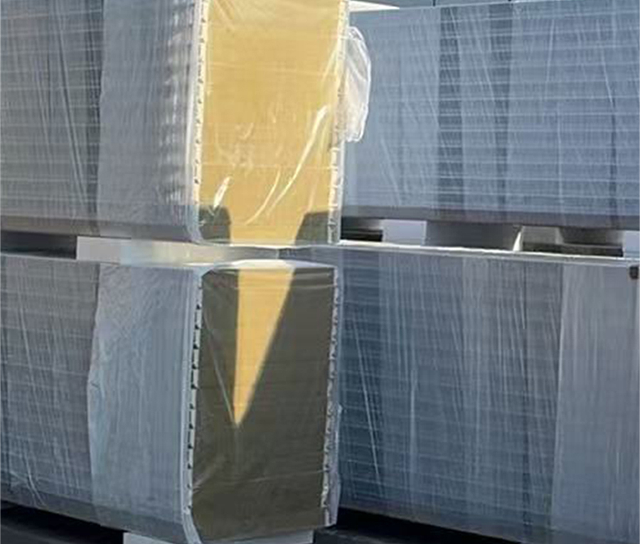 Sandwich panels packing