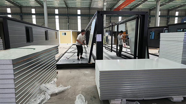 Expandable Folding Container House
