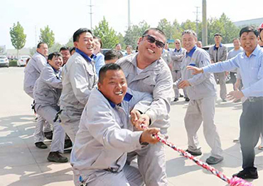 The tug of war competition in Yumisteel autumn games 